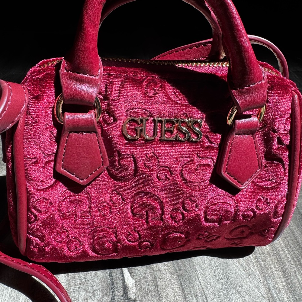 Guess Red Mini Bag with Embossed Pattern❤️
